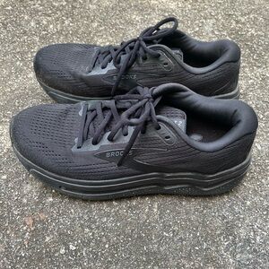 Brooks ghost max 2 men’s 9 black